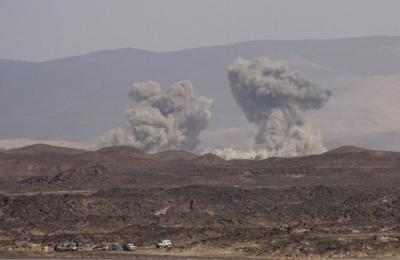 Almotamar Net - Saudi warplanes launched on Hamadan district of Sanaa province, a security official said on Monday.

The strikes hit Dhain Mountain, causing heavy damage to citizens properties, the official added.
